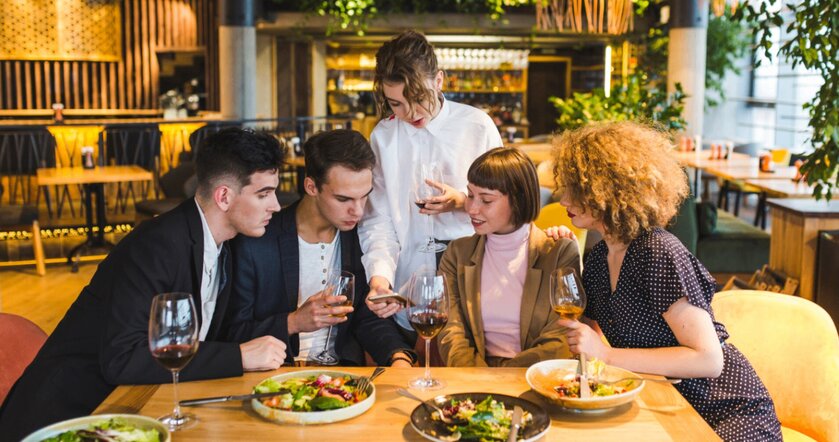 Какие рестораны в апреле раздают гостям подарки