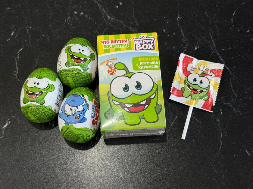 Вскрываем Happy BOX c Ам Нямом. Изучаем игрушки