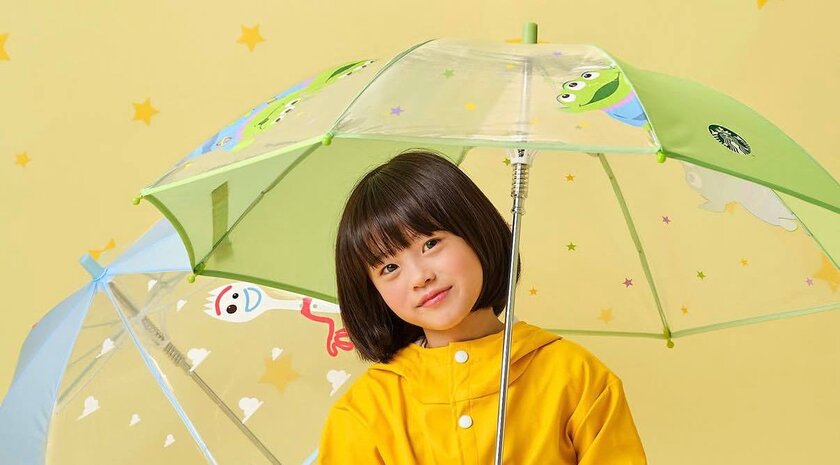 Starbucks выпустит зонты с героями «Истории игрушек 5»