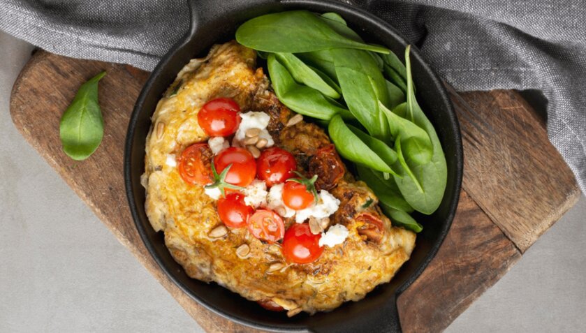 Готовим омлет с творожным сыром и овощами