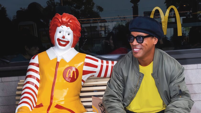 McDonald's выпустит коллекцию стаканов со звездами FIFA