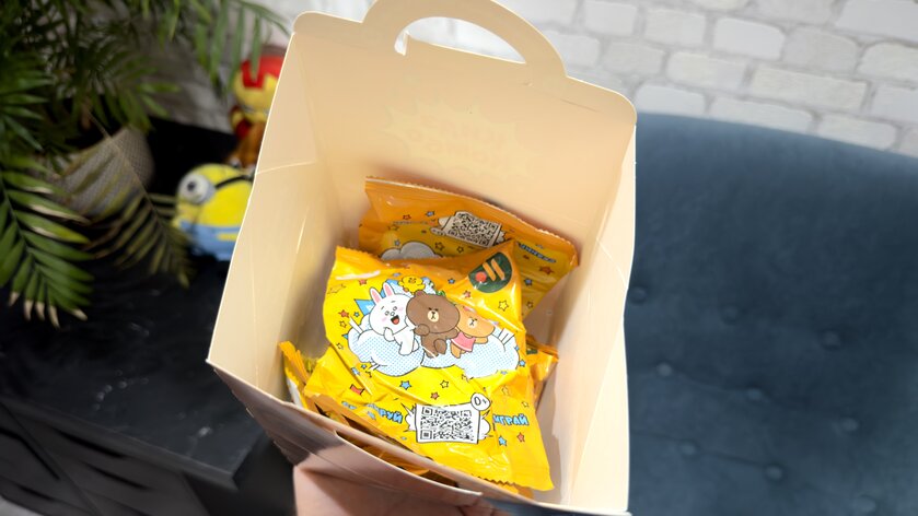 Вскрываем игрушки Line Friends из "Вкусно – и точка"