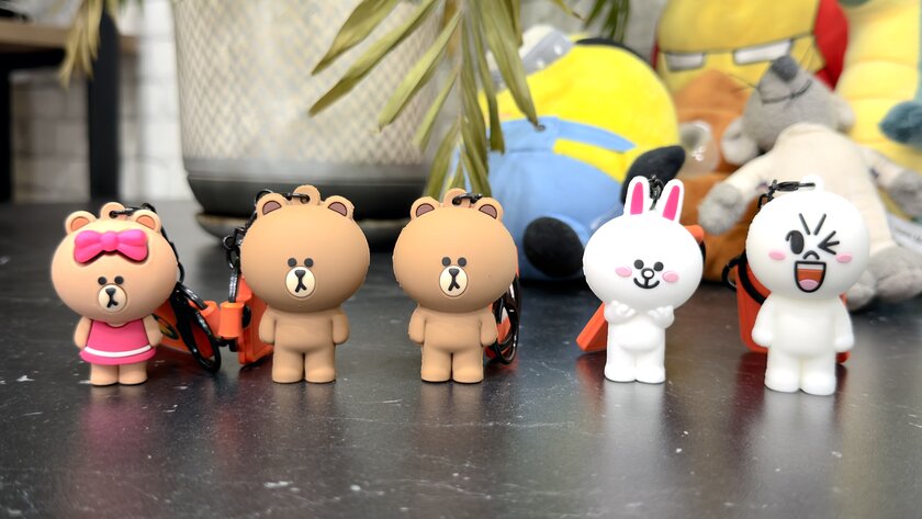Вскрываем игрушки Line Friends из "Вкусно – и точка"