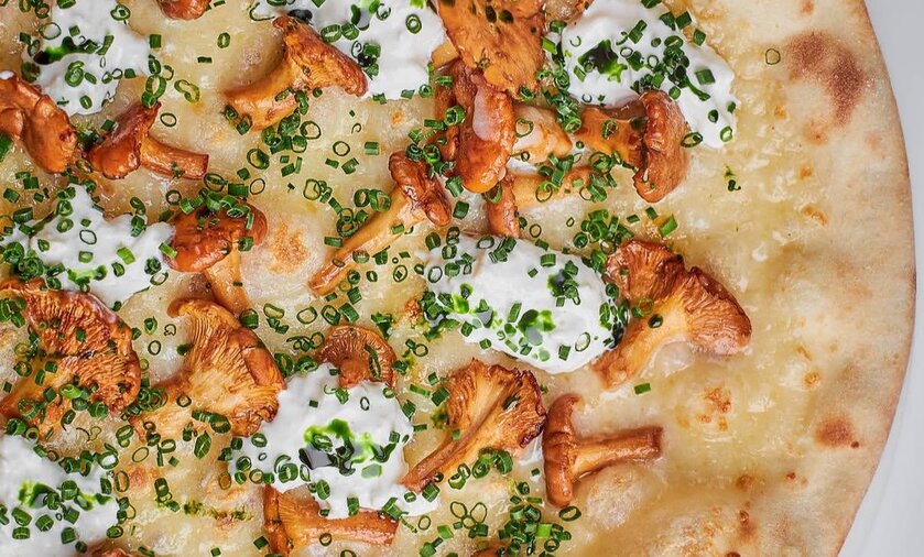 Mushrooms открыл грибной сезон блюдами с лисичками