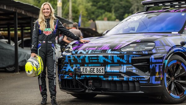 Новый внедорожник Porsche Cayenne Electric установил рекорд