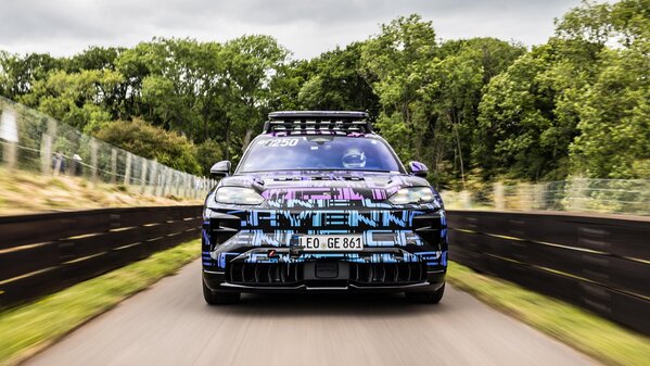 Новый внедорожник Porsche Cayenne Electric установил рекорд