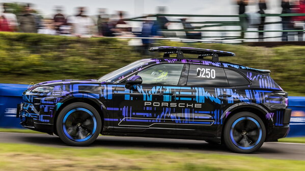 Новый внедорожник Porsche Cayenne Electric установил рекорд