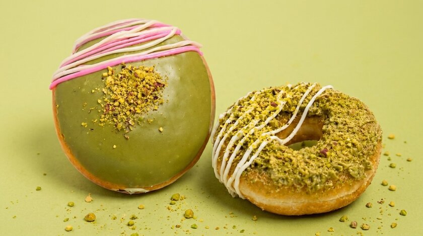 Krispy Kreme удивляет: встречайте пончики с фисташкой