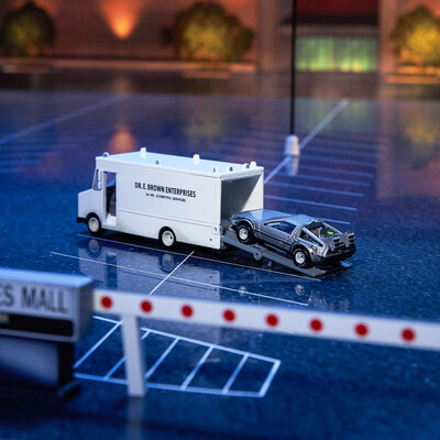 Представлен лимитированный набор машинок из «Назад в будущее» от Hot Wheels