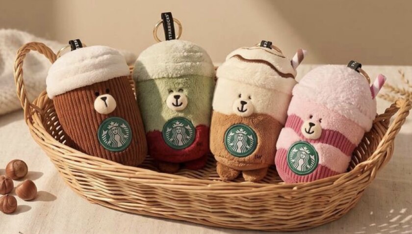 Мягкие медве-стаканы поселились в Starbucks: хватай и цепляй