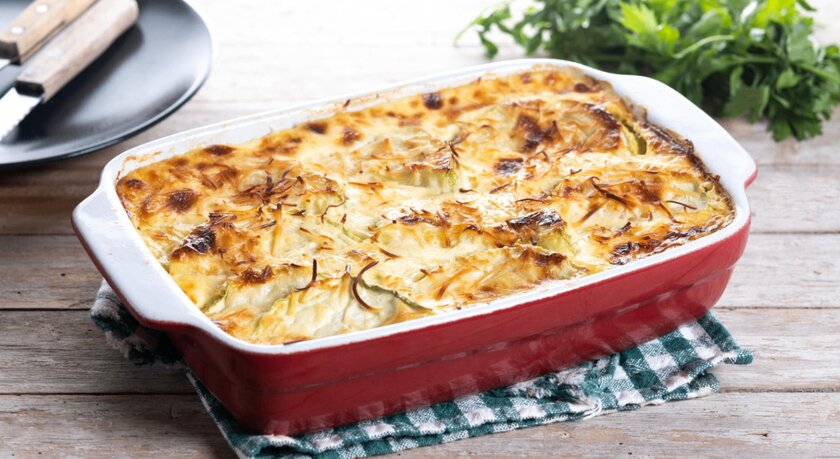Готовим простую запеканку из кабачков с курицей
