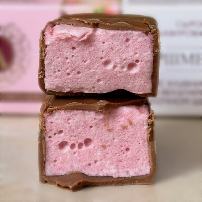 Появился глазированный сырок со вкусом маршмеллоу и клубники