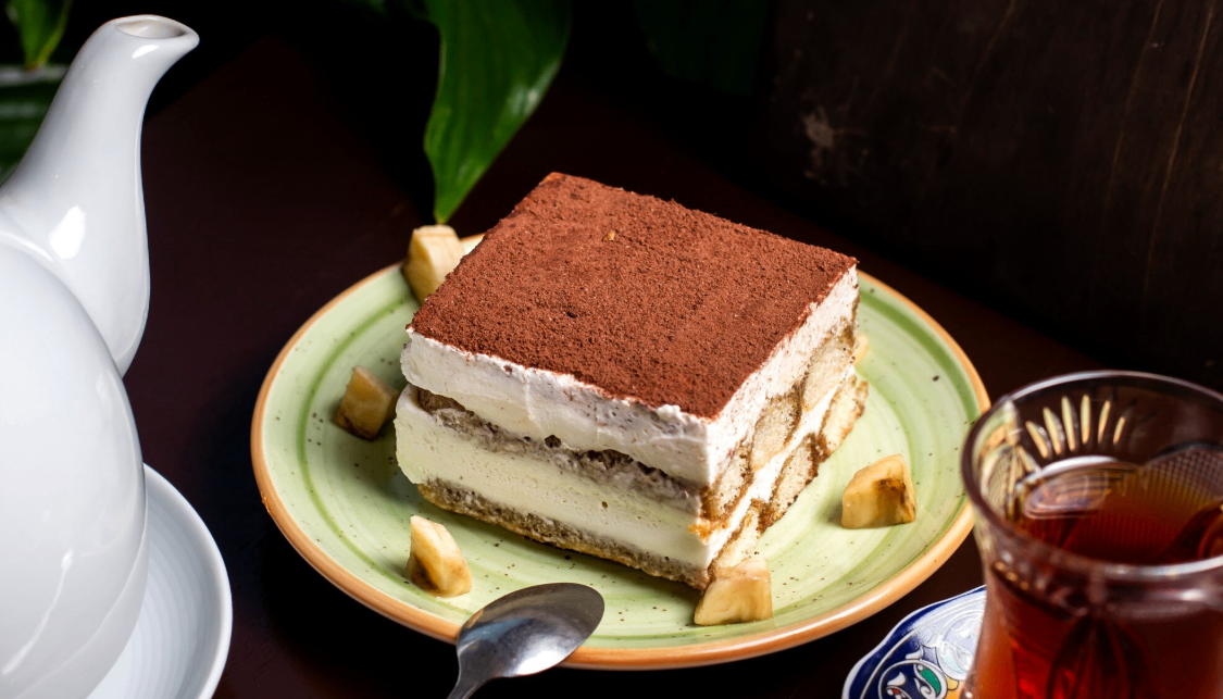 Осенний тирамису «Яблочный пирог»: рецепт на 8 порций