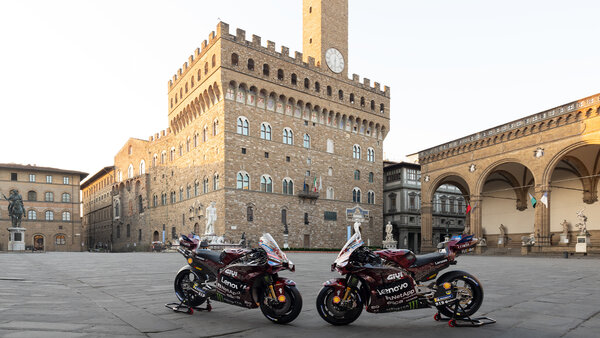 Ducati представила эксклюзивную версию Desmosedici GP в духе Ренессанса