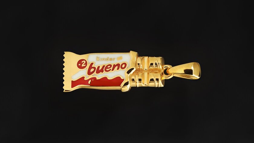 В Kinder Bueno заменили шоколад на серебро