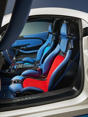 Pagani представила коллекционную версию гиперкара Utopia Coyote