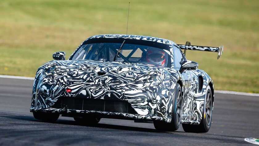 Porsche представила новый гоночный болид 911 GT3 Cup