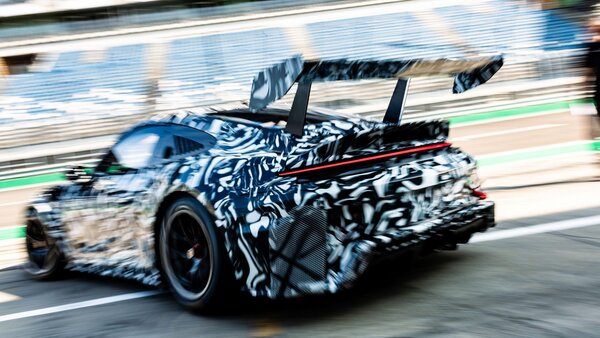 Porsche представила новый гоночный болид 911 GT3 Cup