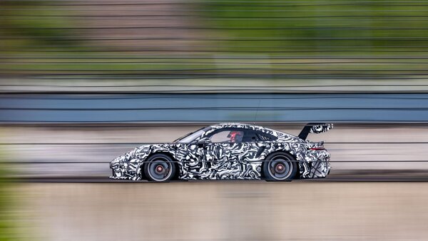 Porsche представила новый гоночный болид 911 GT3 Cup