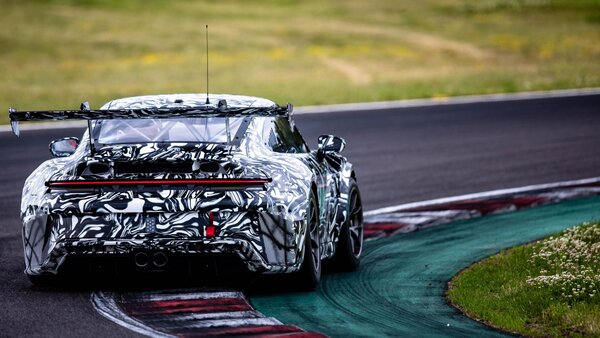 Porsche представила новый гоночный болид 911 GT3 Cup