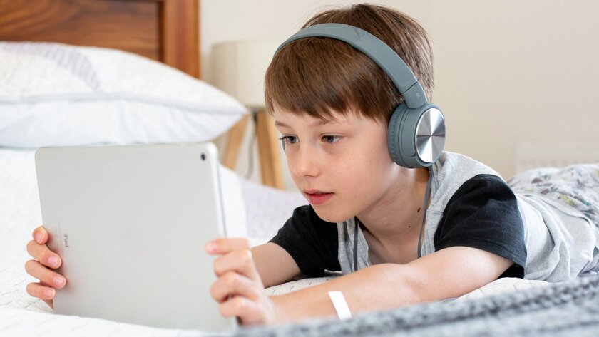 Илон Маск анонсировал детскую версию нейросети Grok