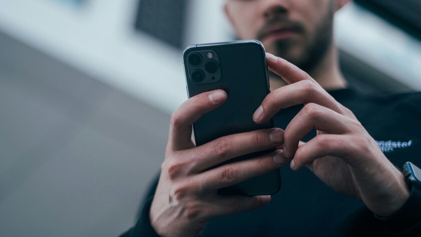 В App Store вышел Bitchat: мессенджер, которому не нужен интернет