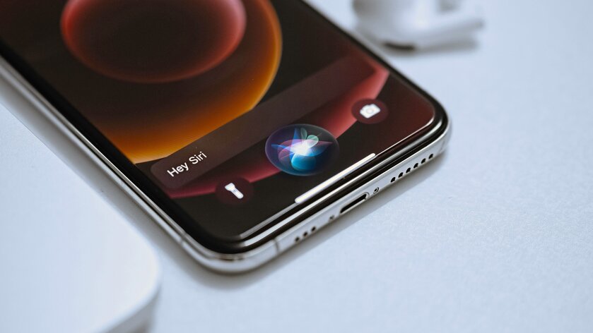 Apple создаст ИИ-поисковик для Siri