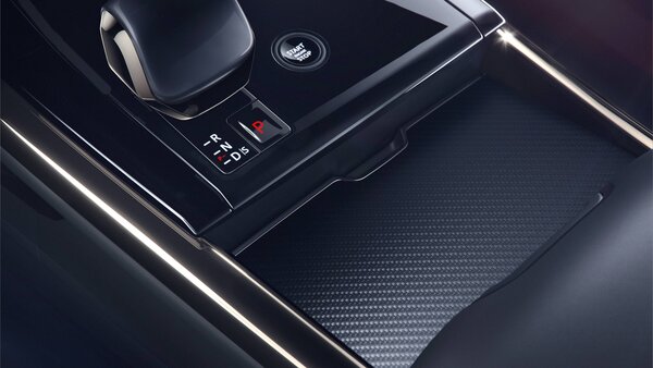 Land Rover представила Range Rover Sport SV Carbon